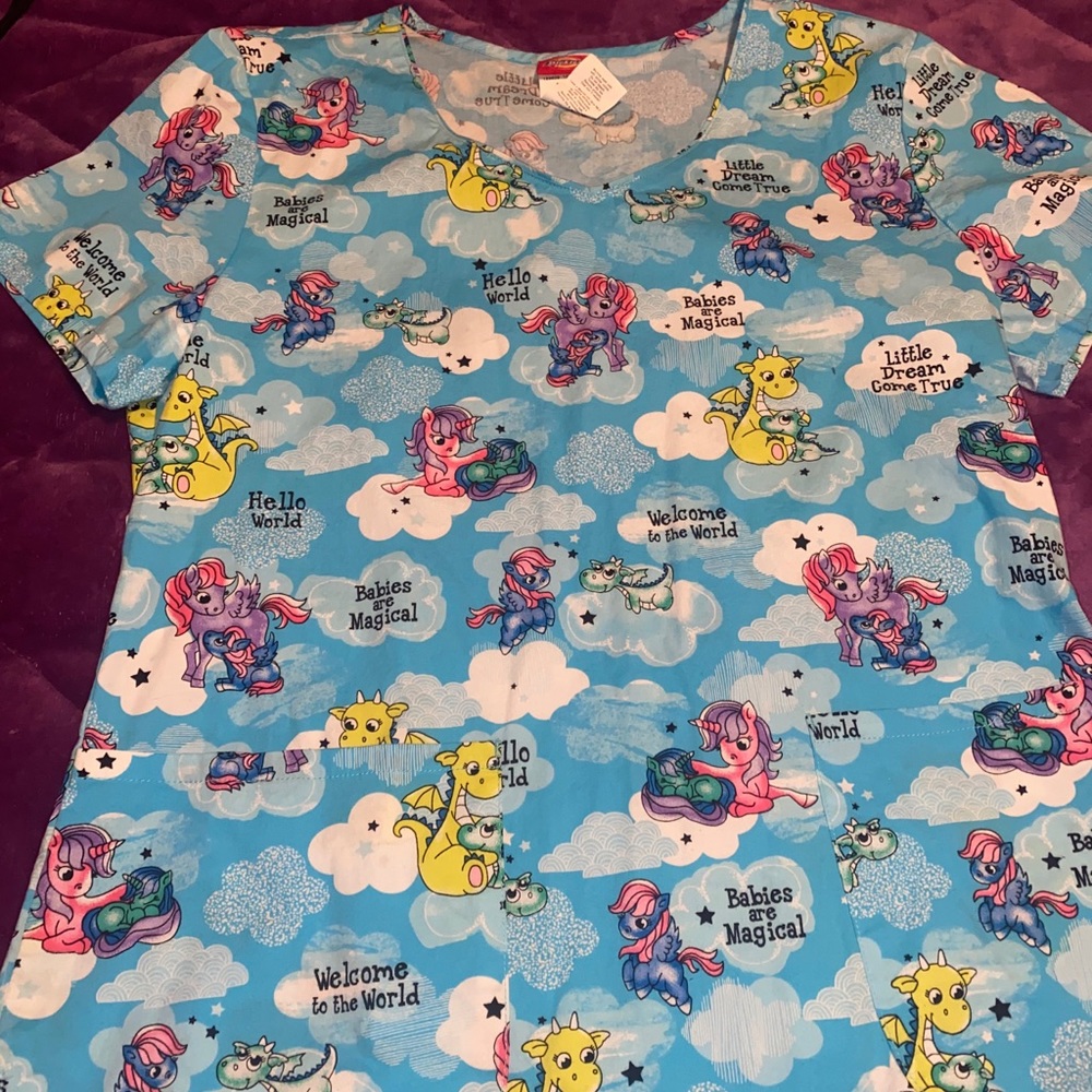 Dickies scrub top. Medium